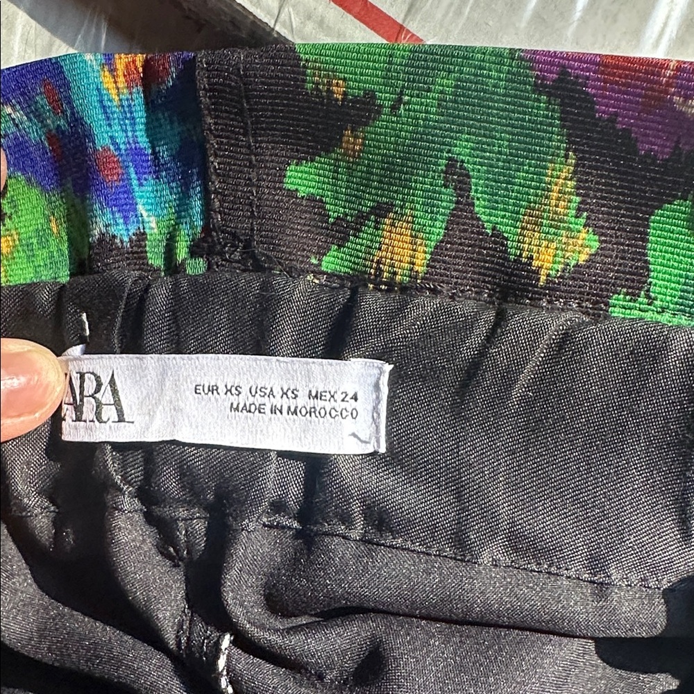 Zara Black Floral Print High Waist Shorts - Picture 9 of 9